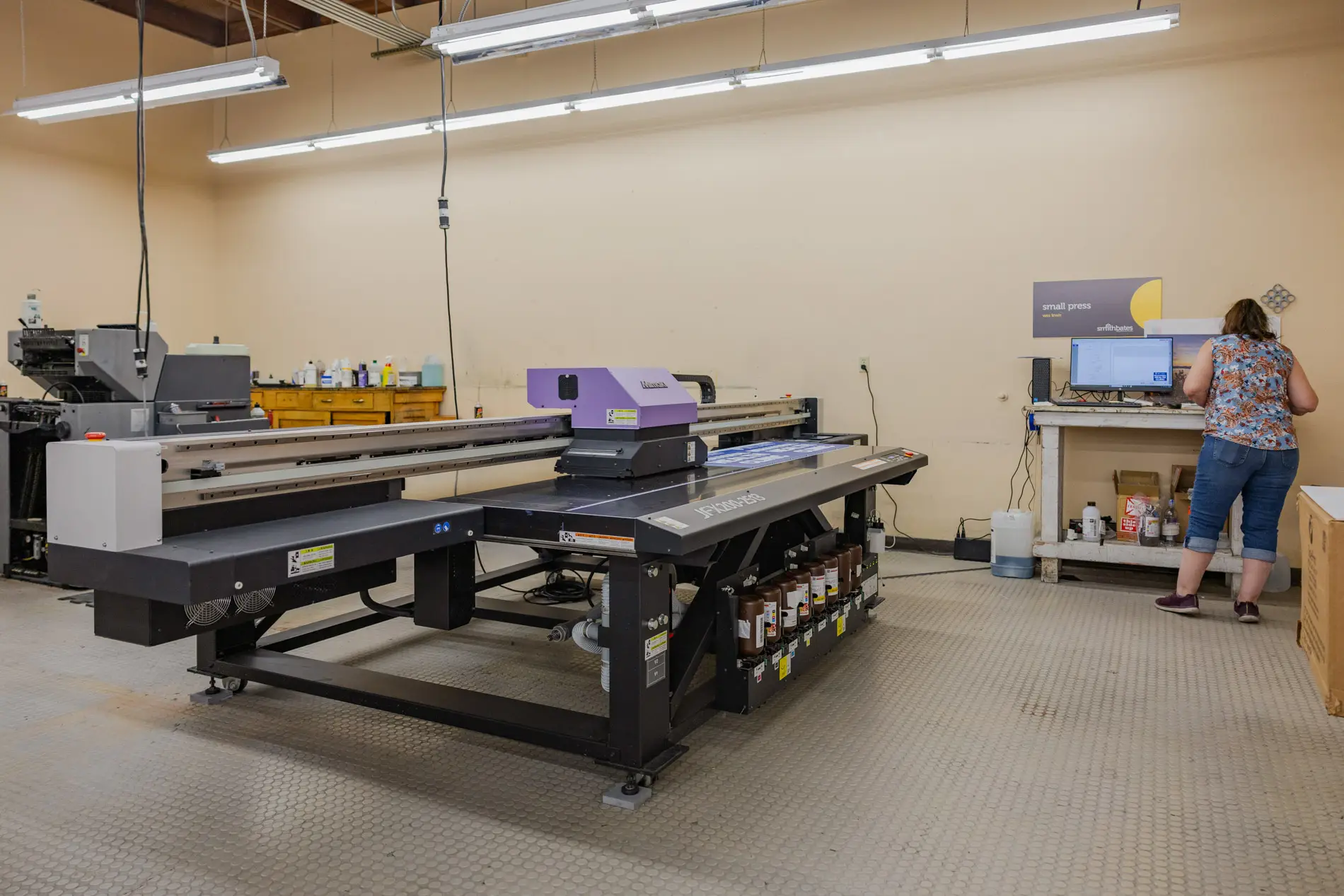 SmithBates Marcomm Solutions - Flatbed printer - Klamath Falls, Southern Oregon